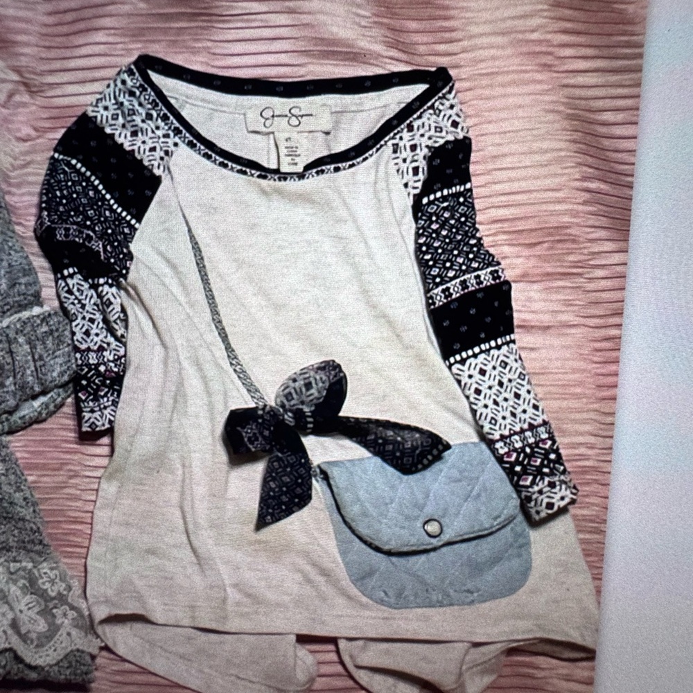 Patterned Long Sleeve Top with Quilted Crossbody Bag